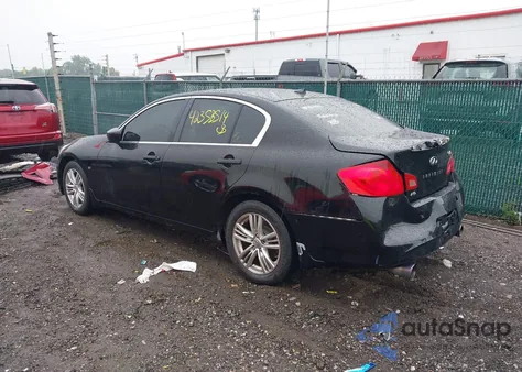 2015 Infiniti Q40 z USA, uszkodzony, nr VIN JN1CV6AR3FM524164